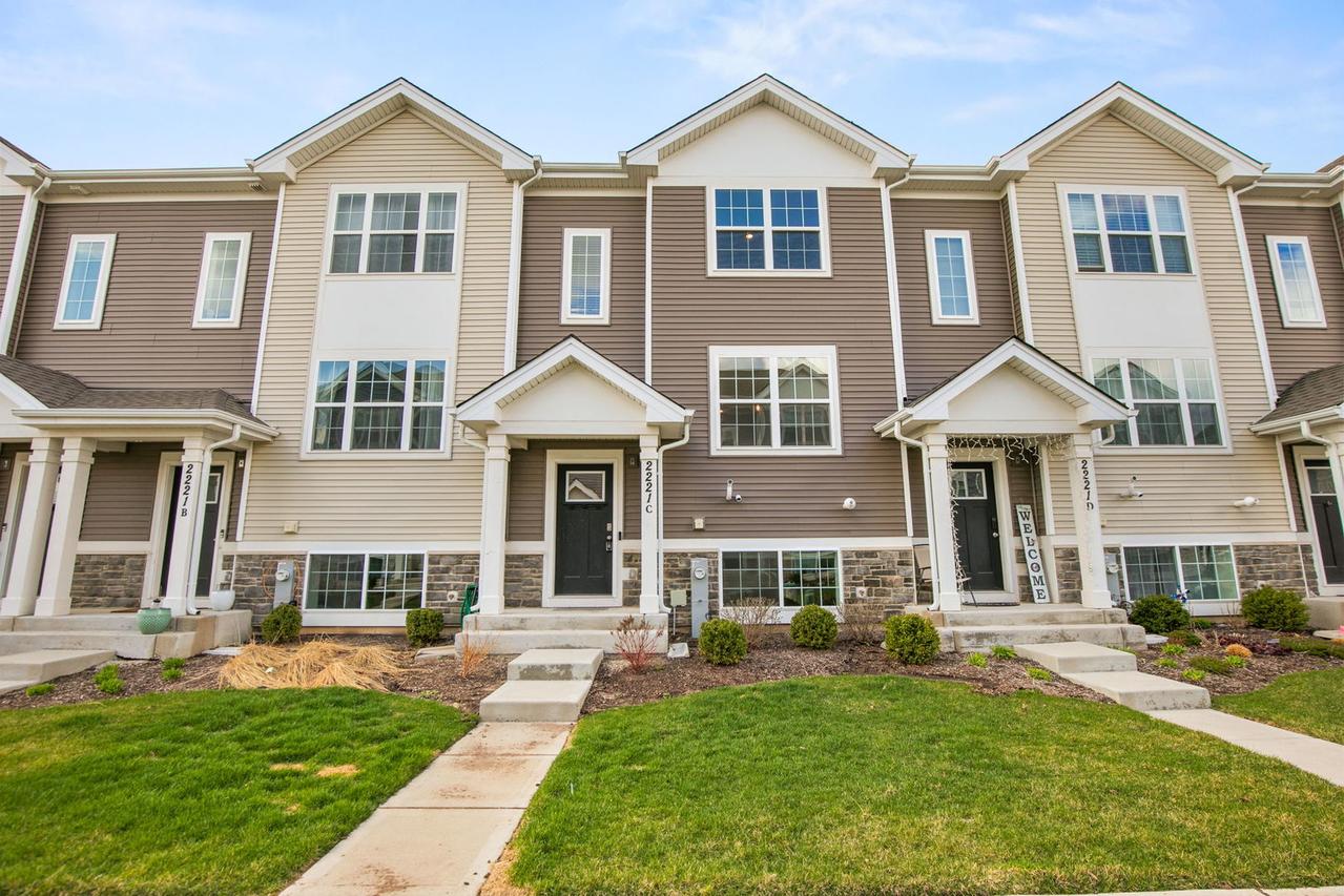 2221 Sassafras Way #C, Wonder Lake, IL 60097