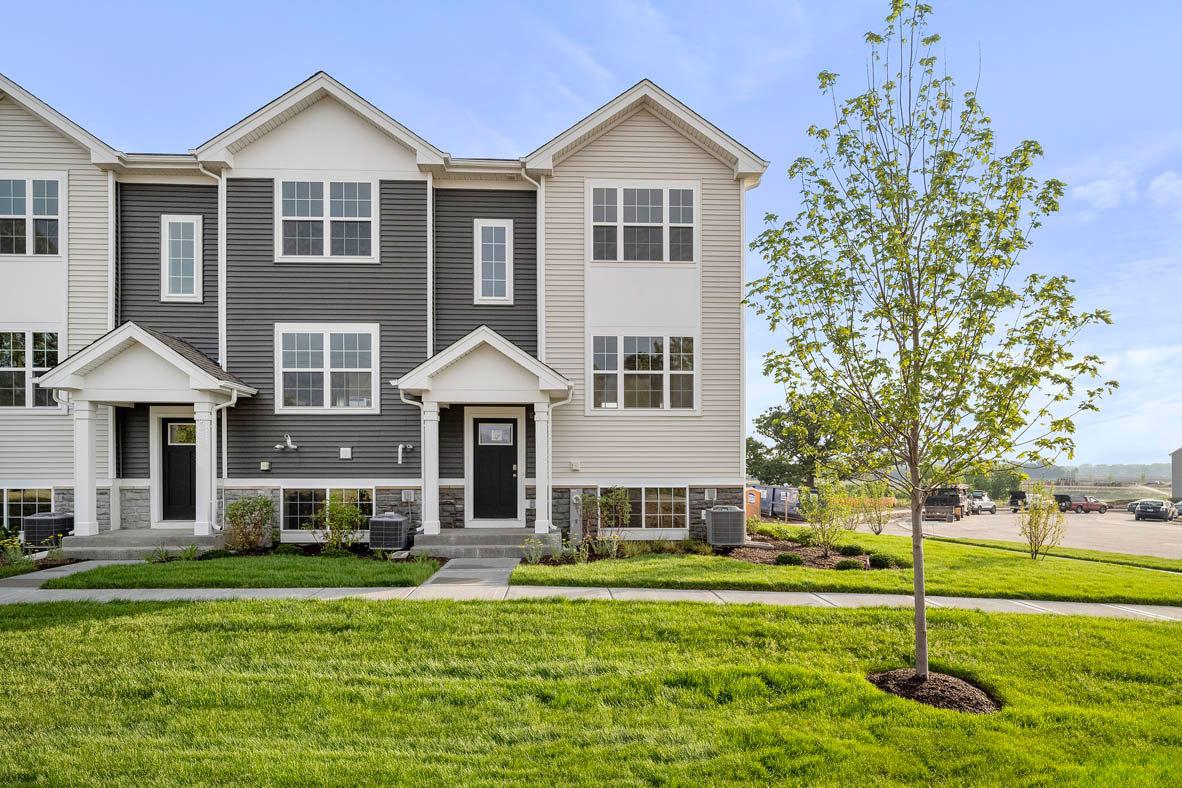 1401 Oakfield Ln., Pingree Grove, IL 60140