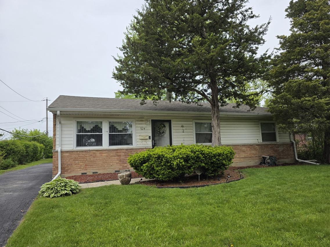 924 Blackhawk Dr., University Park, IL 60484