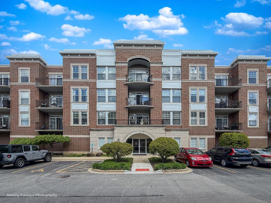435 W Wood St. #413A, Palatine, IL 60067
