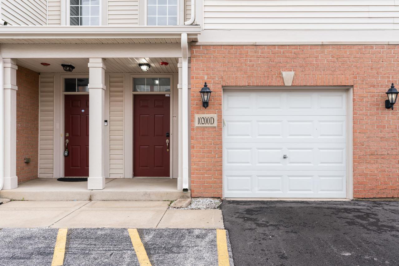 10200 Mulberry Ln. #D, Bridgeview, IL 60455