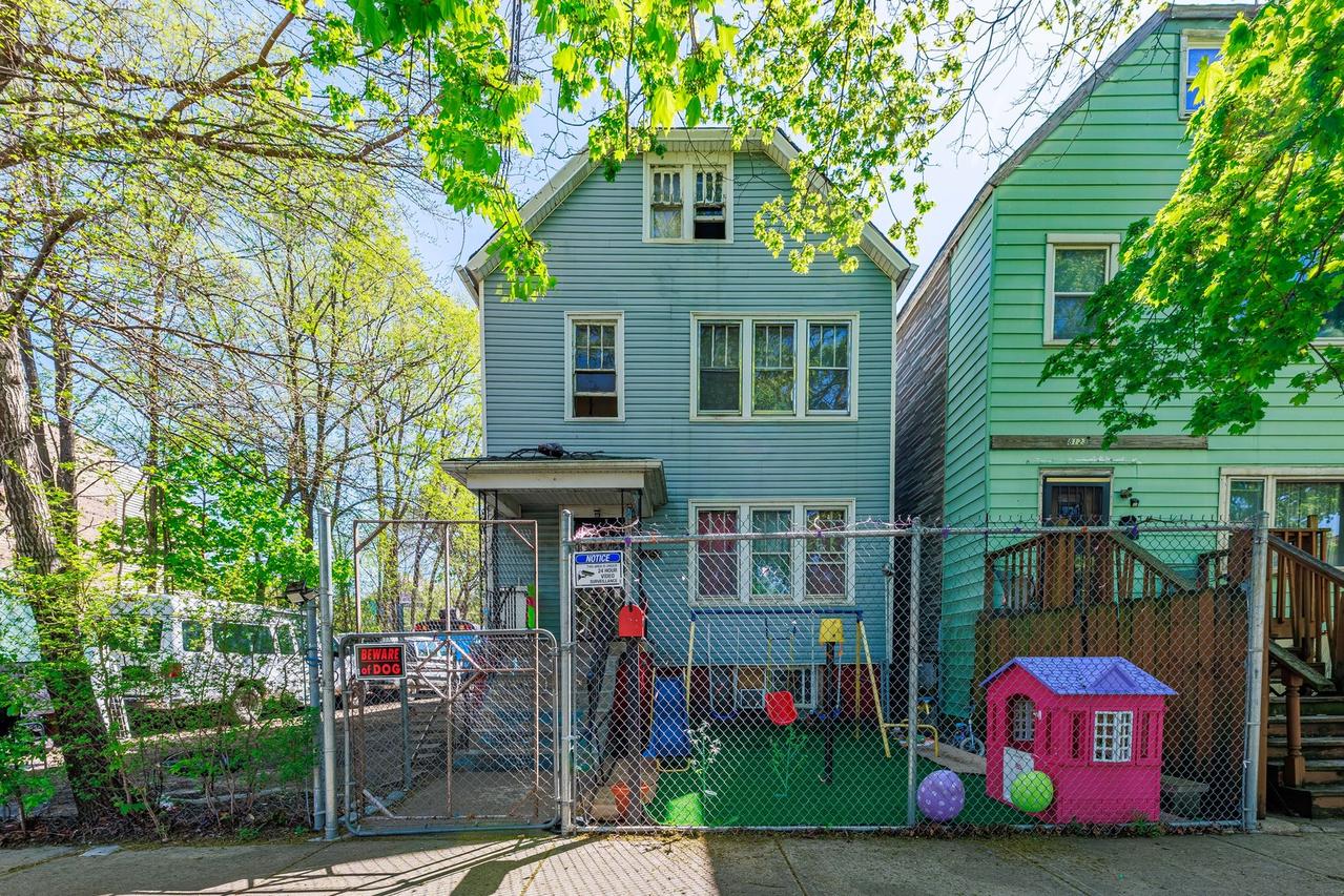 8119 S Escanaba Ave., Chicago, IL 60617