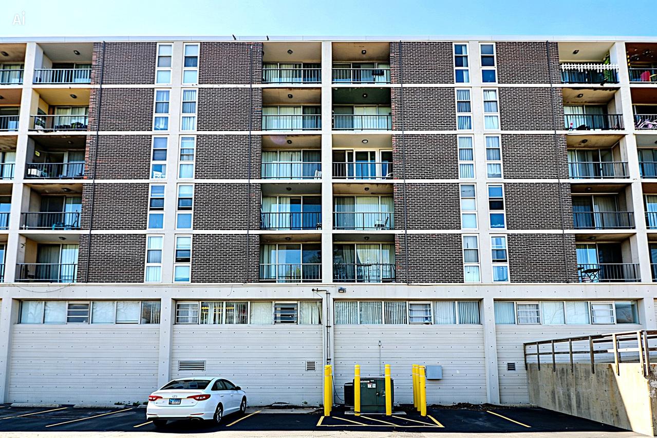 1043 S York Rd. #409, Bensenville, IL 60106