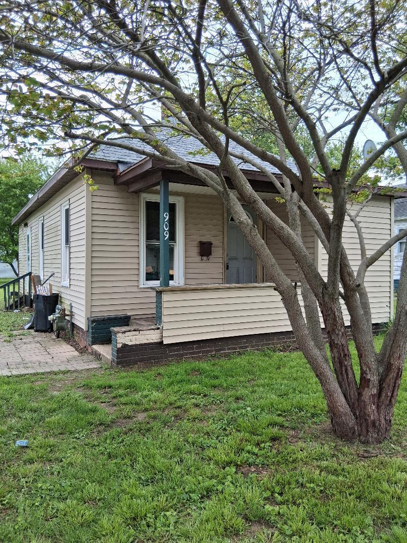 909 Cable St., Streator, IL 61364