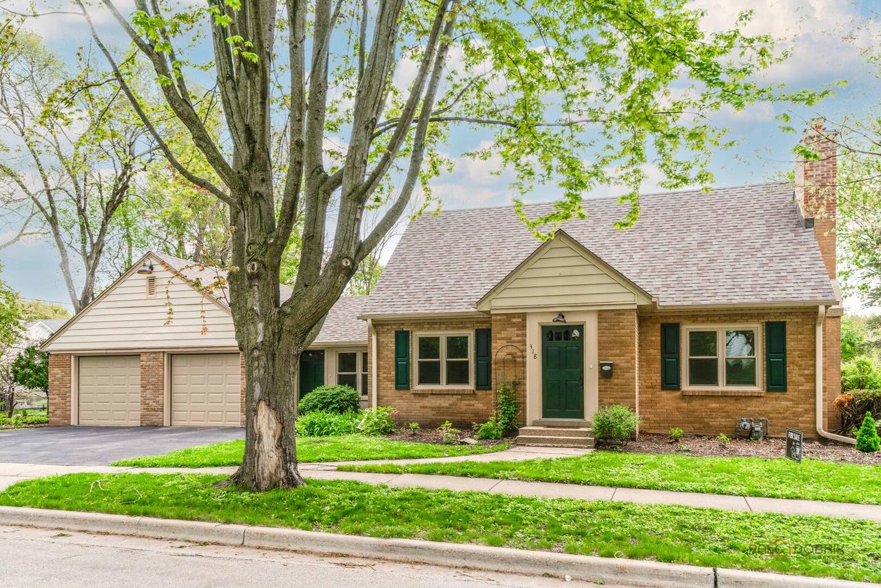318 2nd Ave., Libertyville, IL 60048