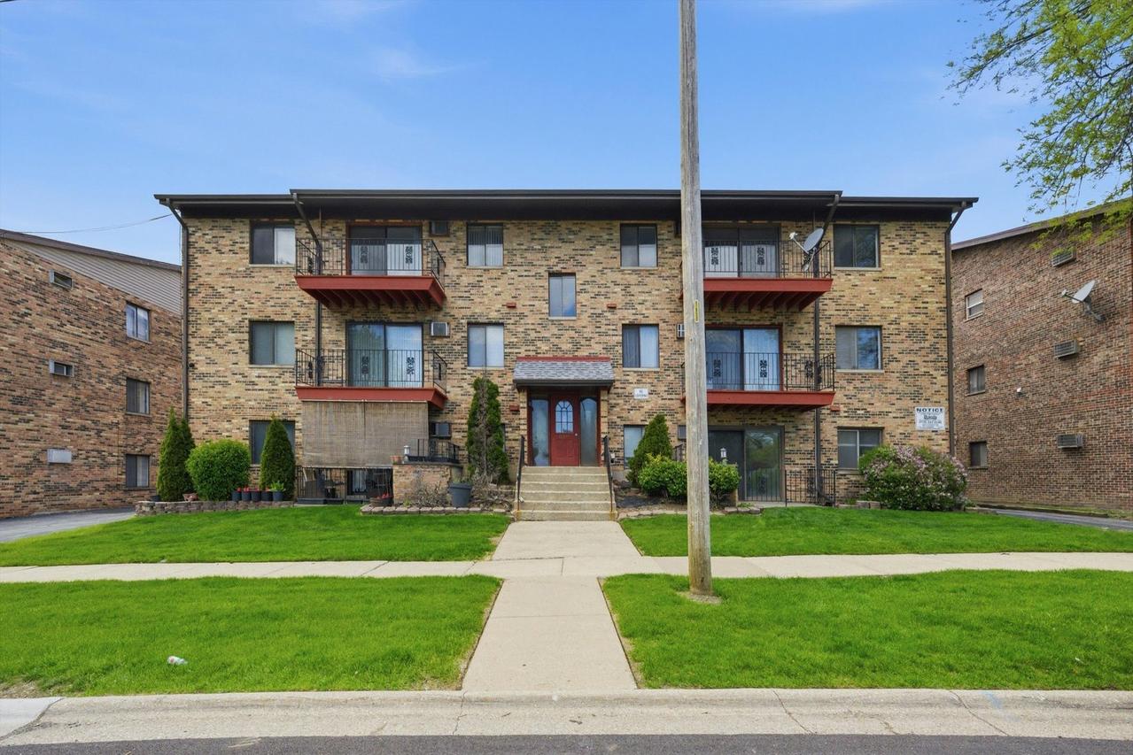11810 S Komensky Ave. #102, Alsip, IL 60803