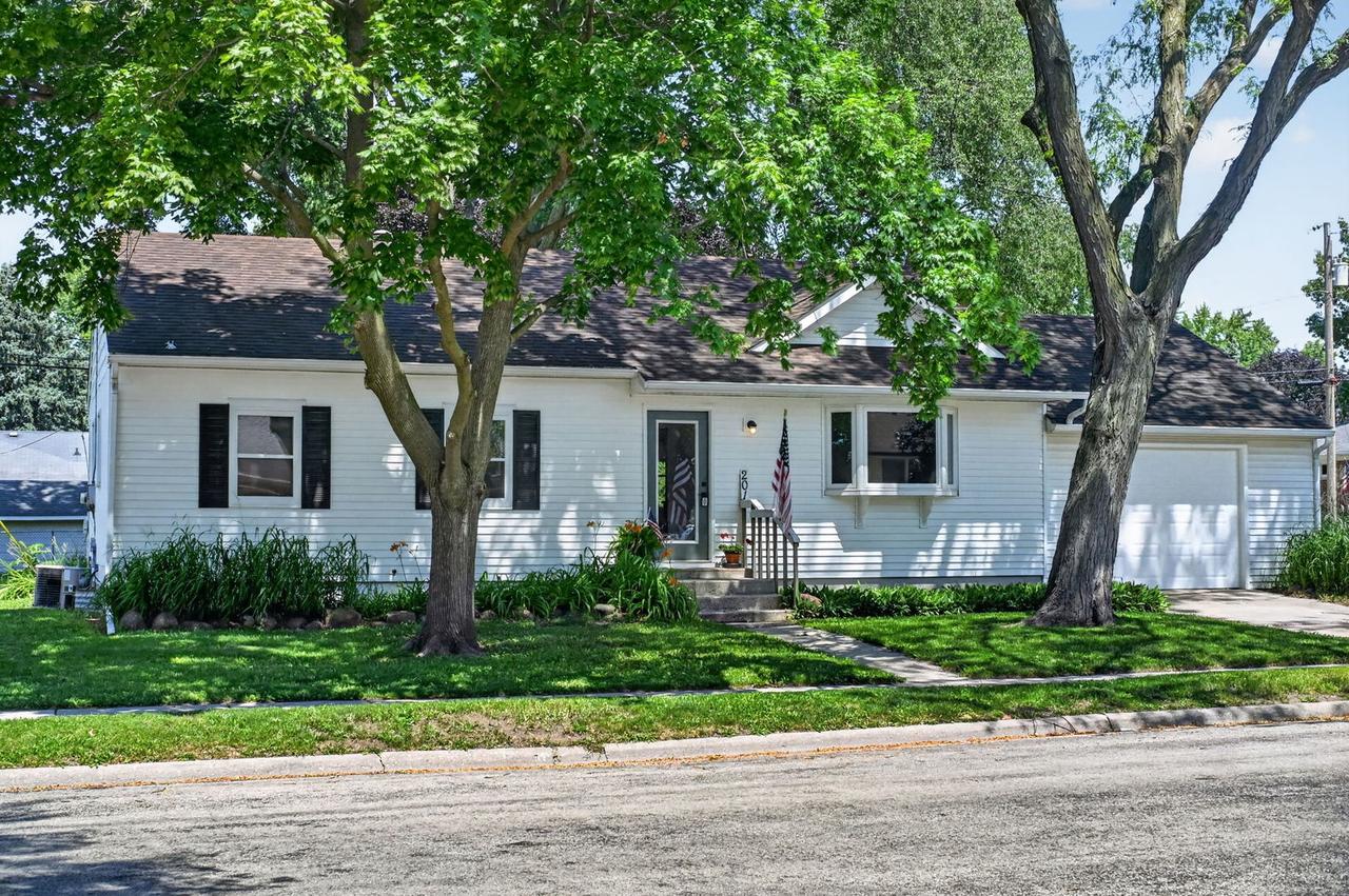 201 Irene Ave., Rochelle, IL 61068