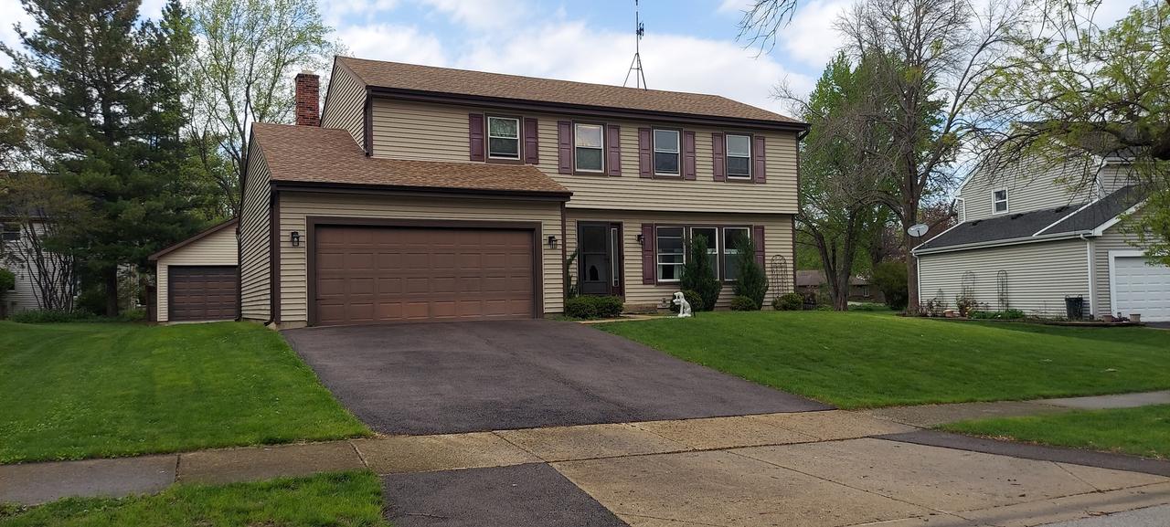 241 Briarheath Ln., Naperville, IL 60565