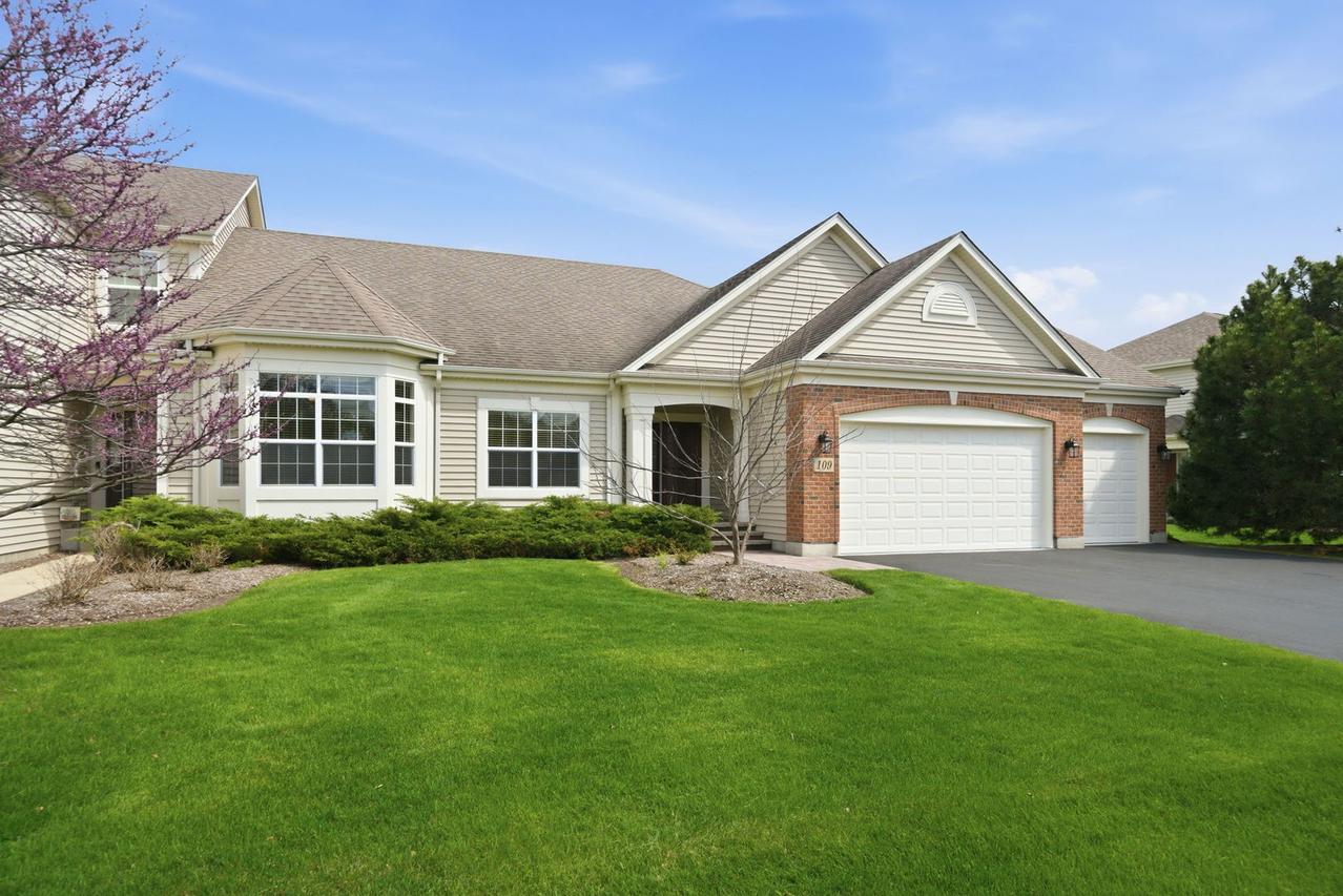 109 Valencia Pkwy., Gilberts, IL 60136