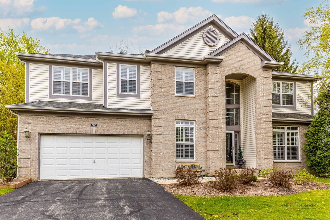 7449 Brentwood Ln., Gurnee, IL 60031