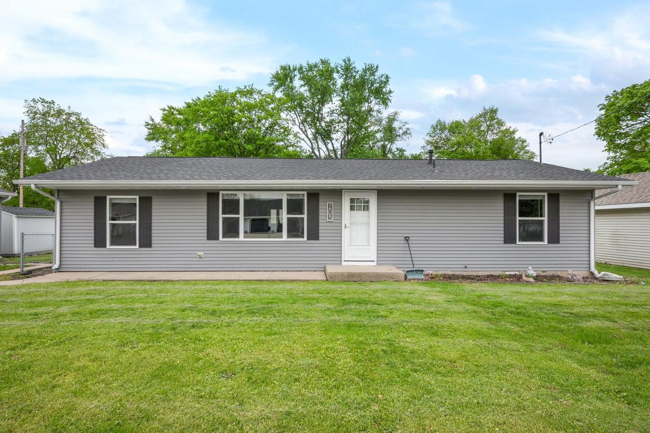205 E Northline Rd., Tuscola, IL 61953