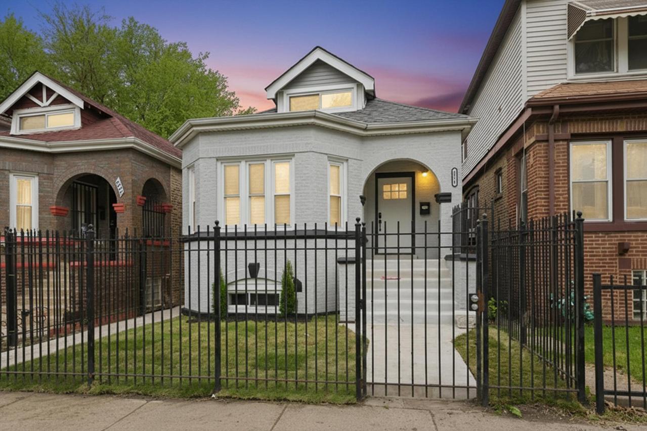 6824 S Wood St., Chicago, IL 60636