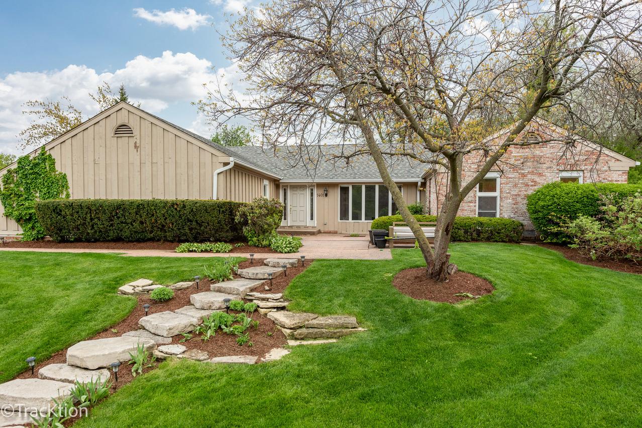 1401 Golden Bell Ct., Downers Grove, IL 60515