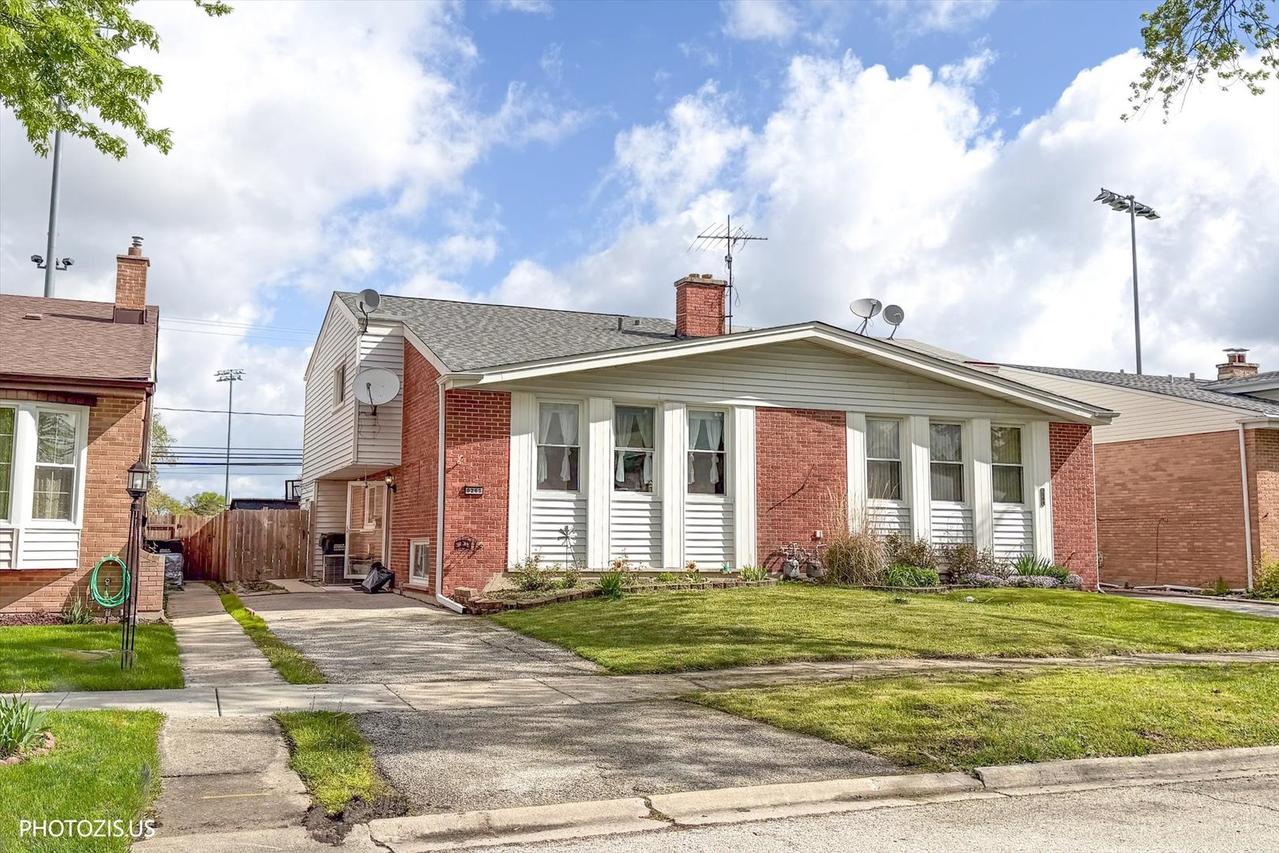 9268 Barberry Ln., Des Plaines, IL 60016
