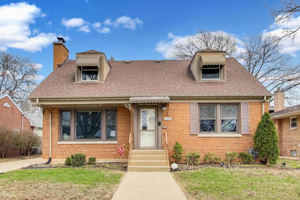 9309 S Lawndale Ave., Evergreen Park, IL 60805