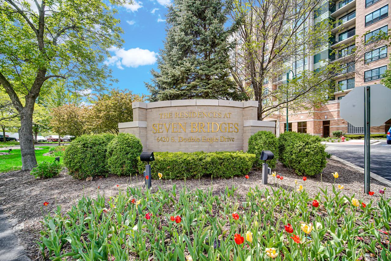 6420 Double Eagle Dr. #414, Woodridge, IL 60517