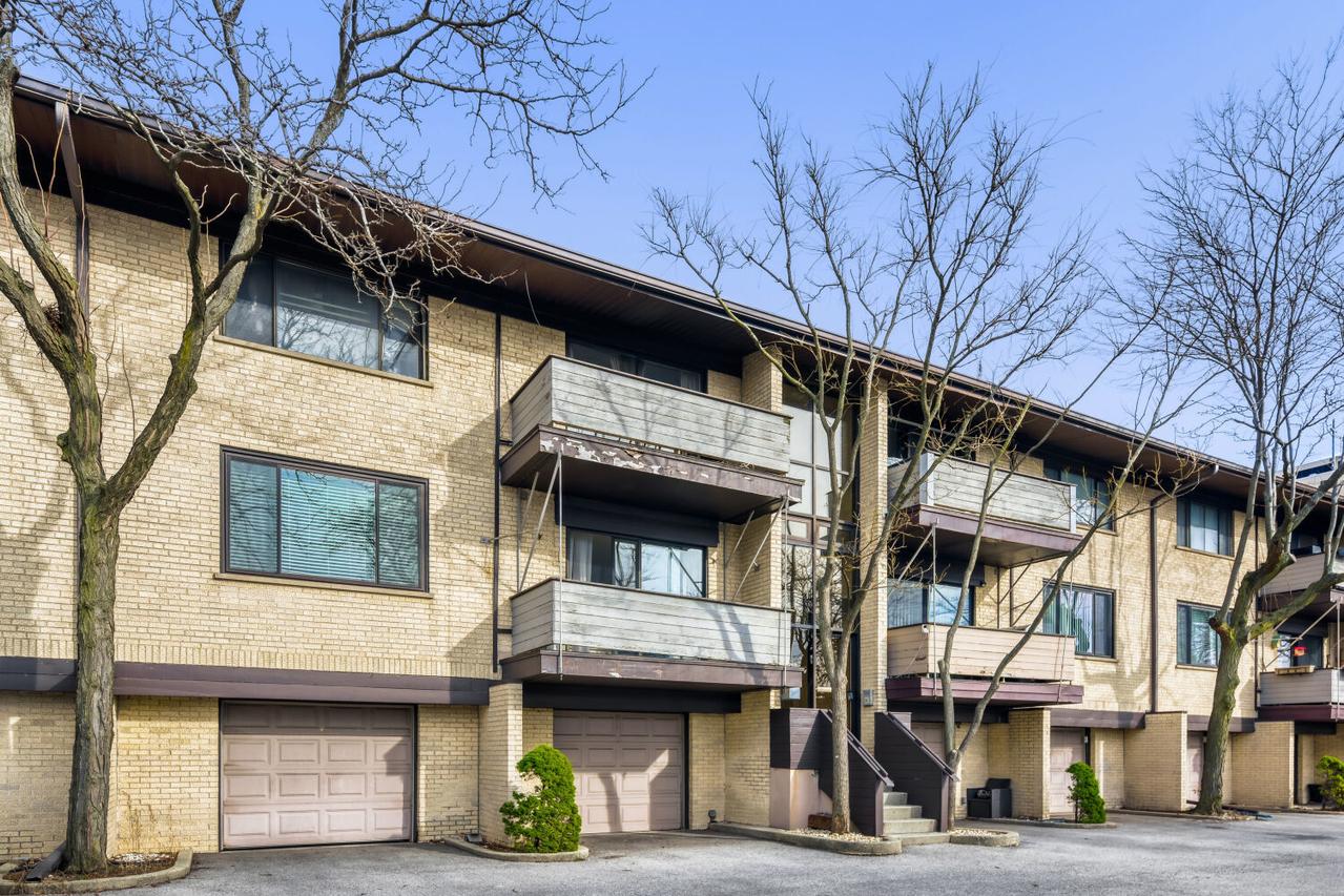 1710 Dempster St. #B, Park Ridge, IL 60068