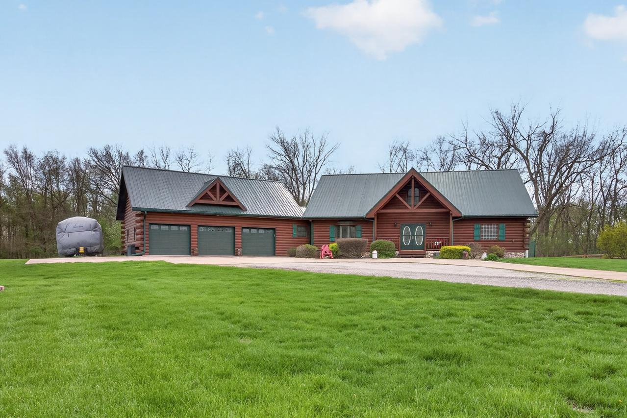 20805 Mackinaw Bluffs Rd., Lexington, IL 61753