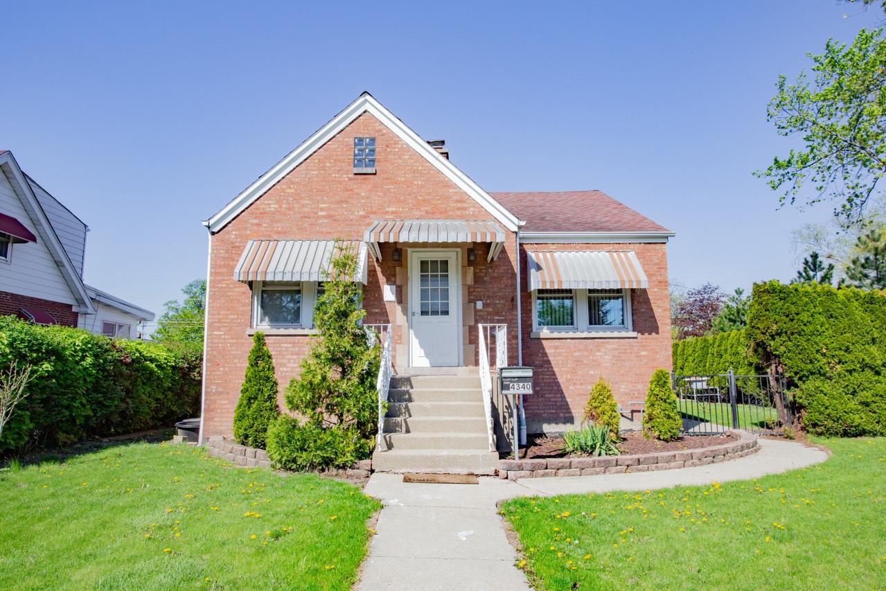 4340 Kolze Ave., Schiller Park, IL 60176