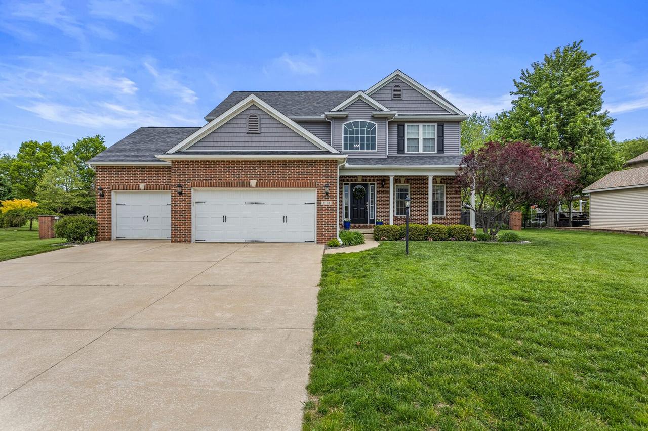 1308 Woodberry Dr., Mahomet, IL 61853