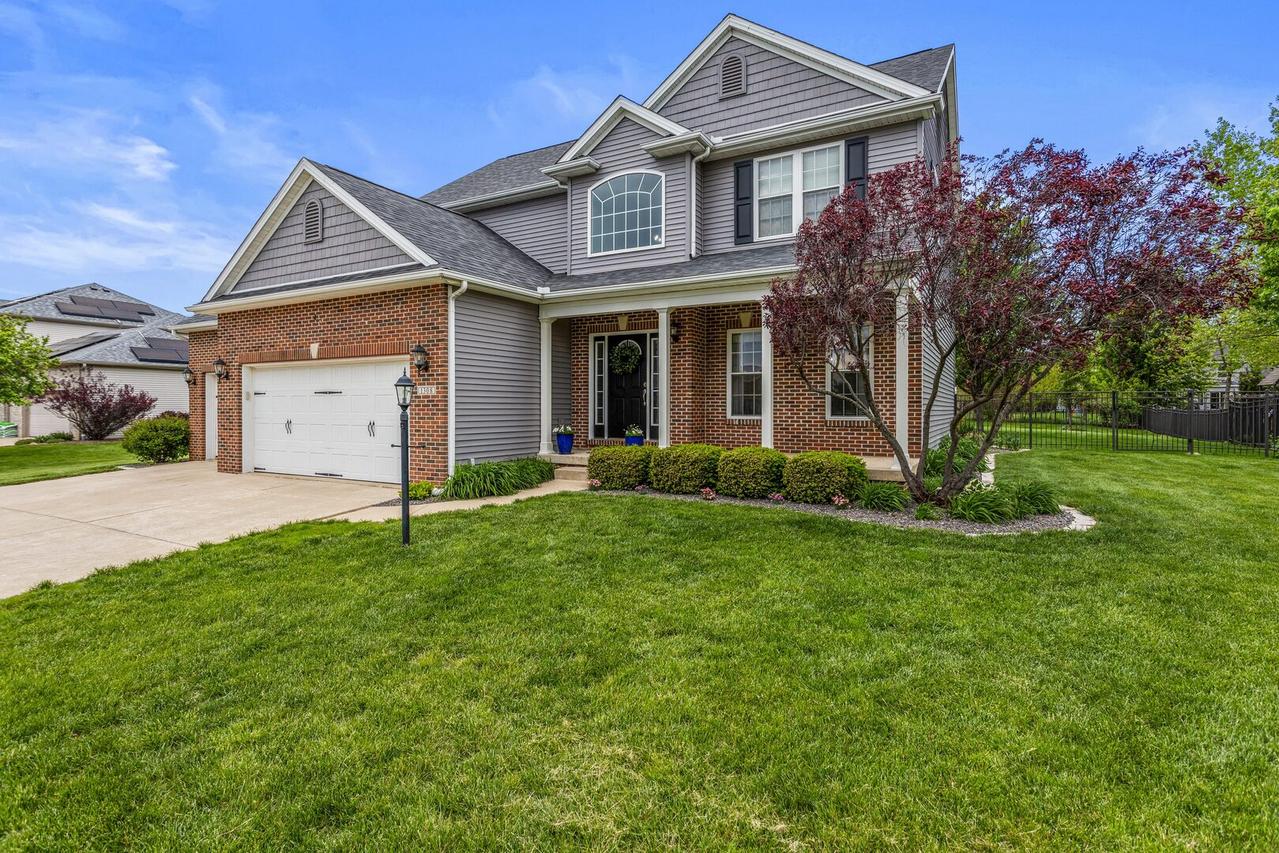 1308 Woodberry Dr., Mahomet, IL 61853