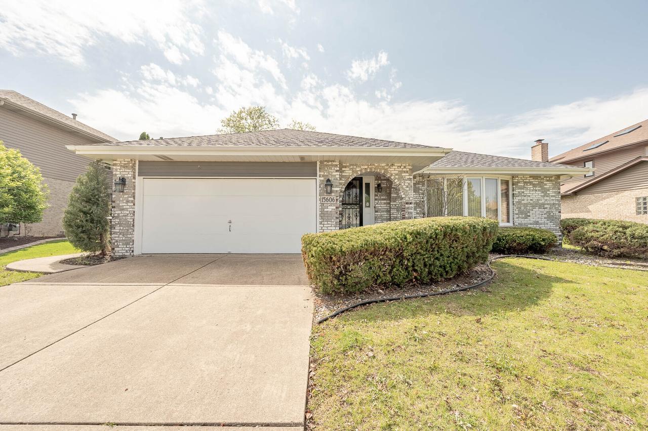 15606 New England Ave., Oak Forest, IL 60452