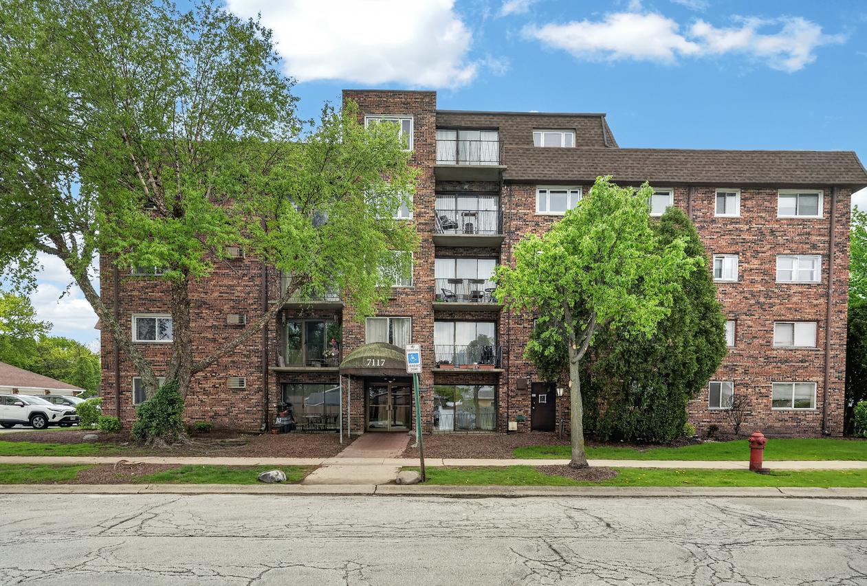7117 W 93rd St. #405, Oak Lawn, IL 60453