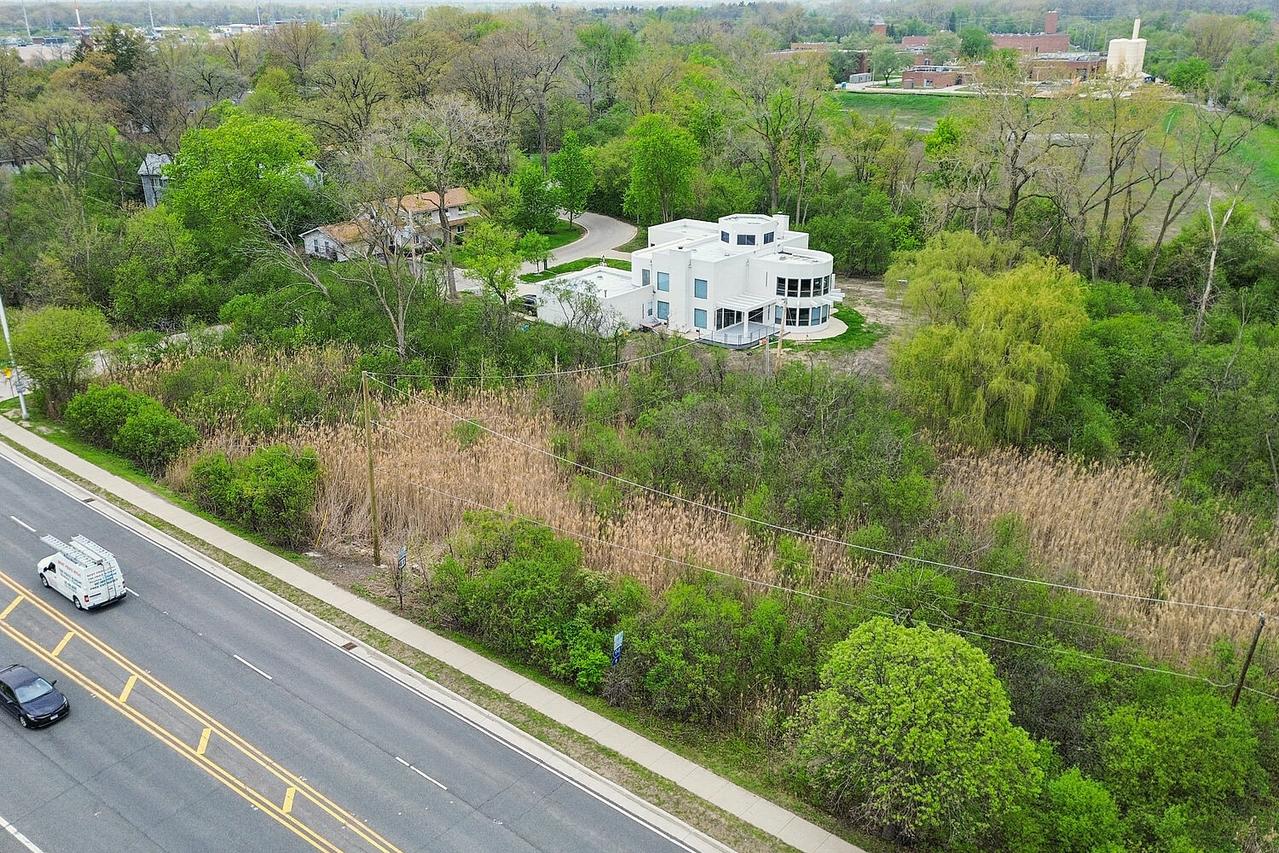 County Line Rd., Highland Park, IL 60035