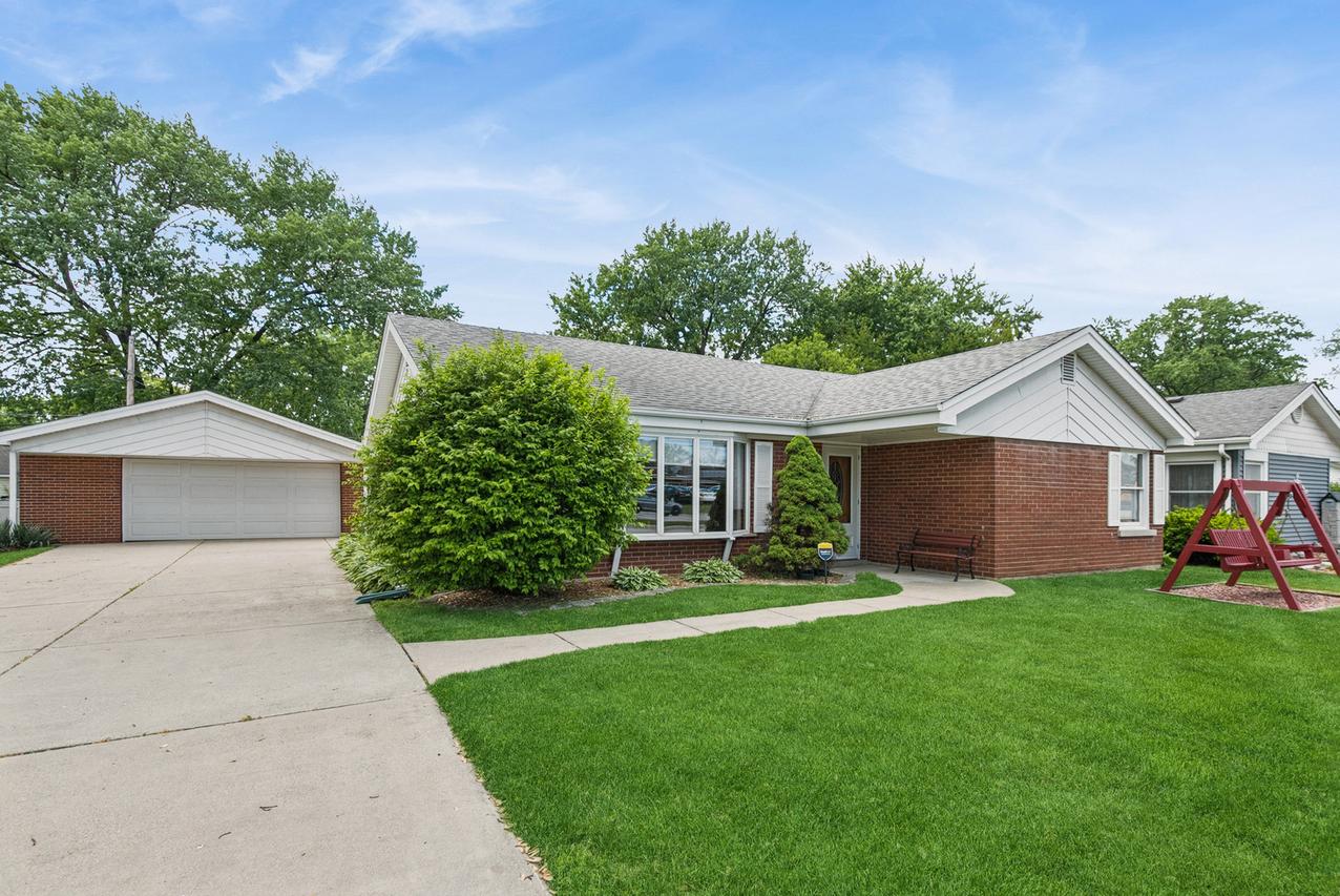 11624 S Ridgeland Ave., Worth, IL 60482