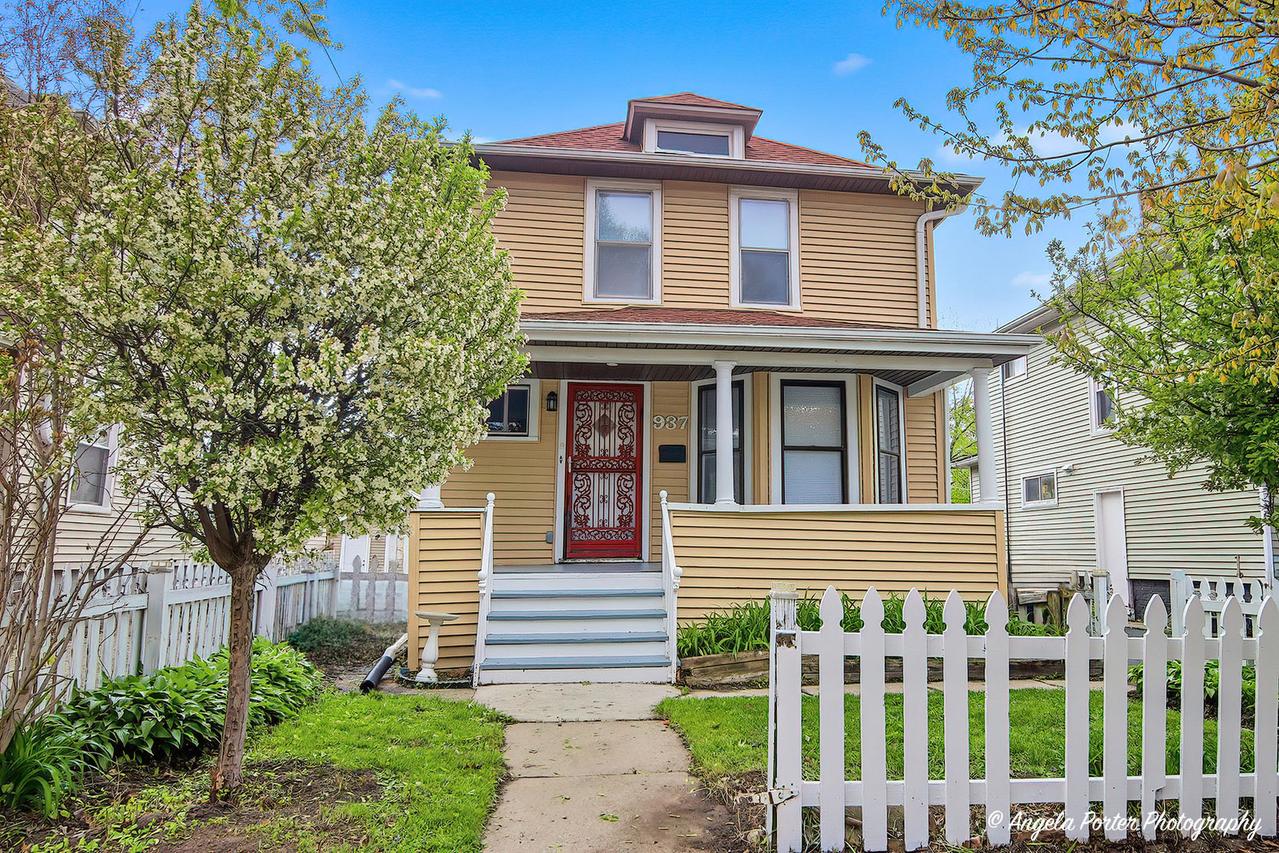 937 N County St., Waukegan, IL 60085