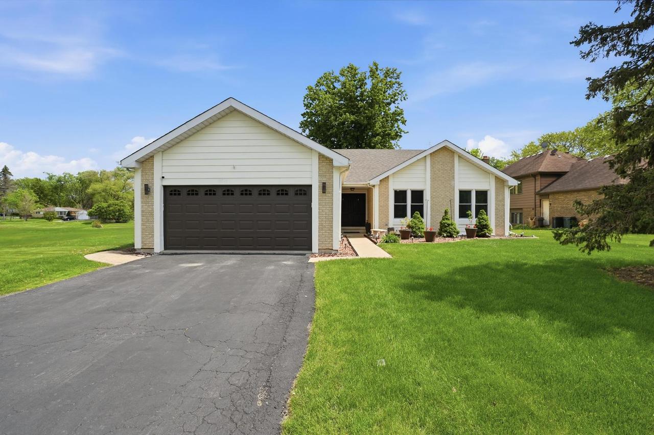 18547 Fresno Ln., Homewood, IL 60430