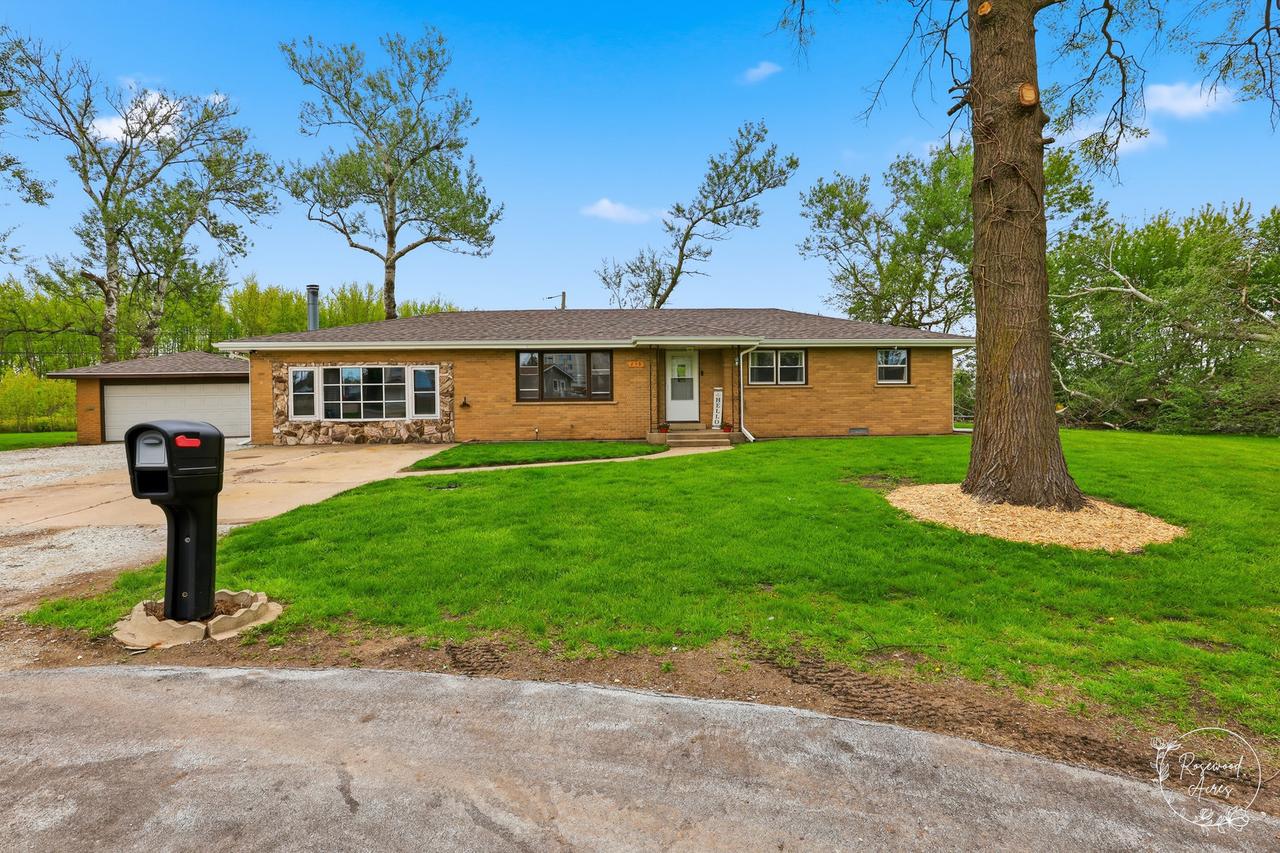 235 E 2740 S Rd., Kankakee, IL 60901