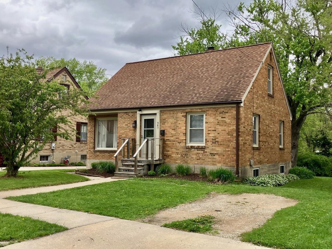 940 N Dement Ave., Dixon, IL 61021
