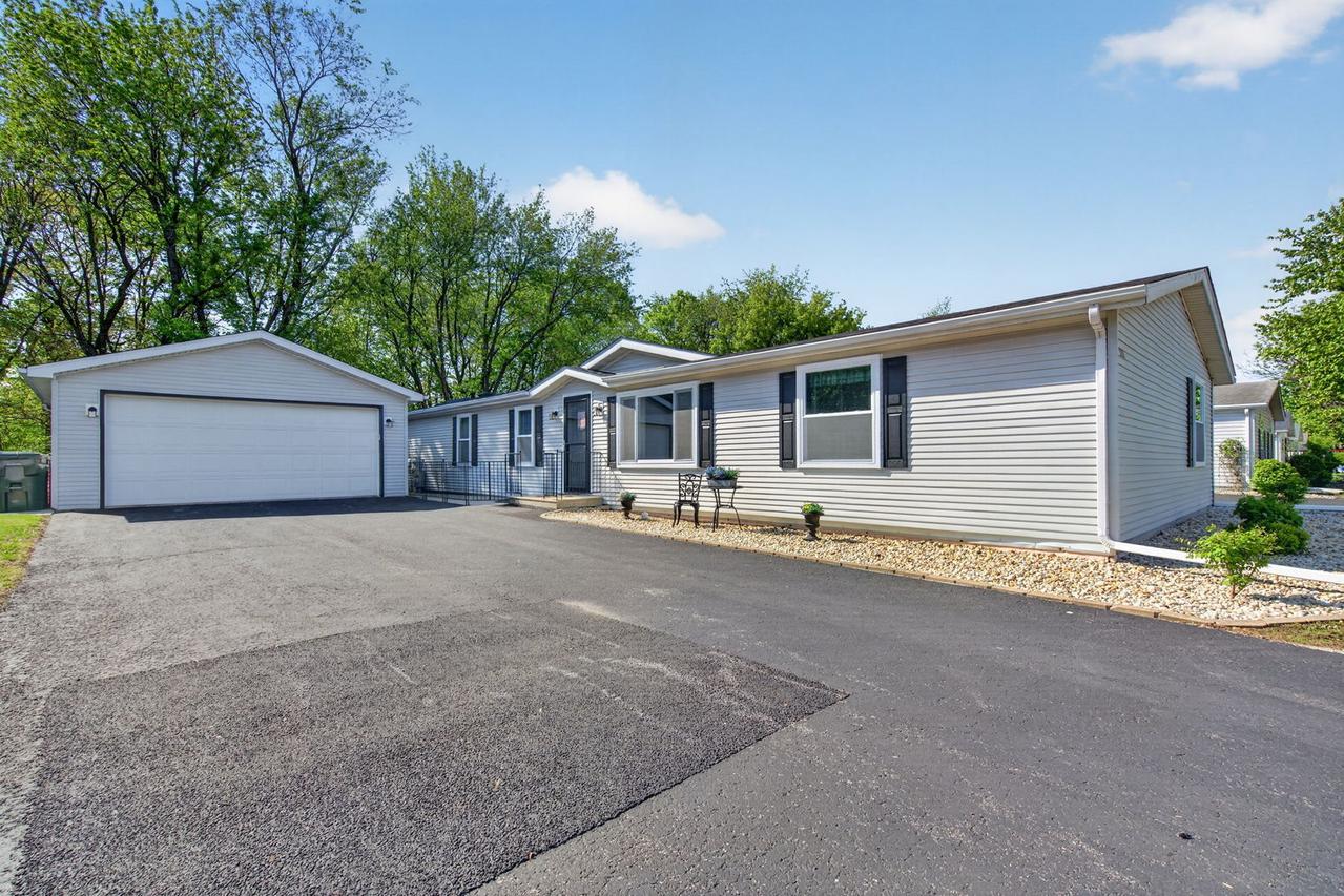 22533 S Woodside Dr., Channahon, IL 60410
