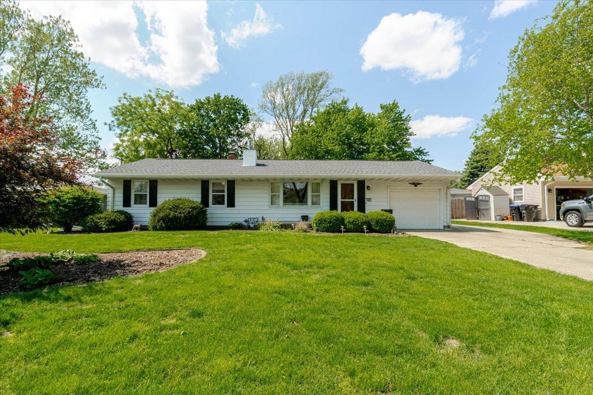 302 Radliff Rd., Bloomington, IL 61701