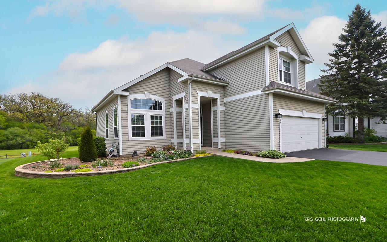 299 Haywood Dr., Round Lake, IL 60073