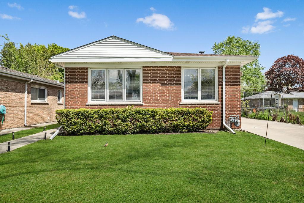 3816 Howard St., Skokie, IL 60076