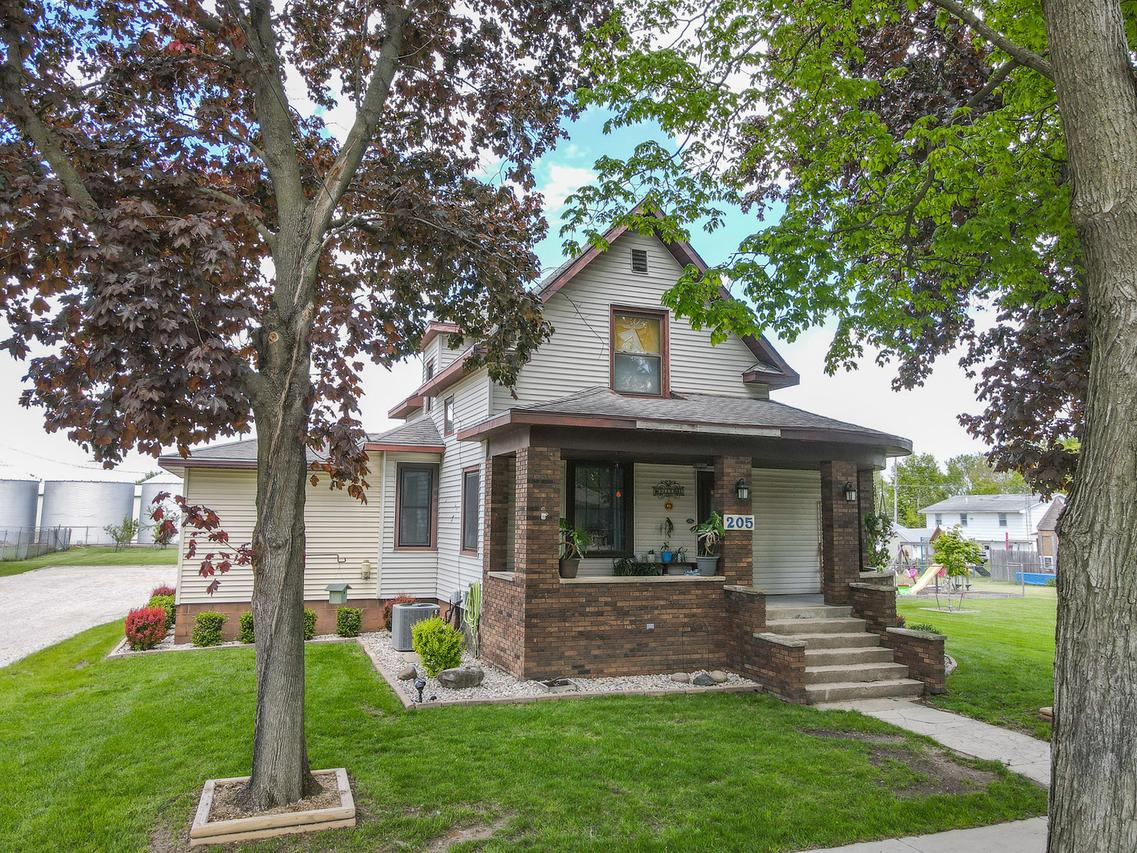 205 W 6th St., Aroma Park, IL 60910