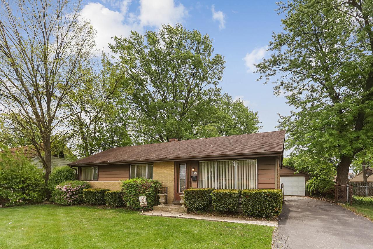 7025 Saratoga Dr., Bridgeview, IL 60455