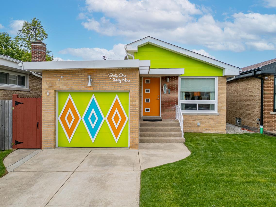 6139 W Gunnison St., Chicago, IL 60630