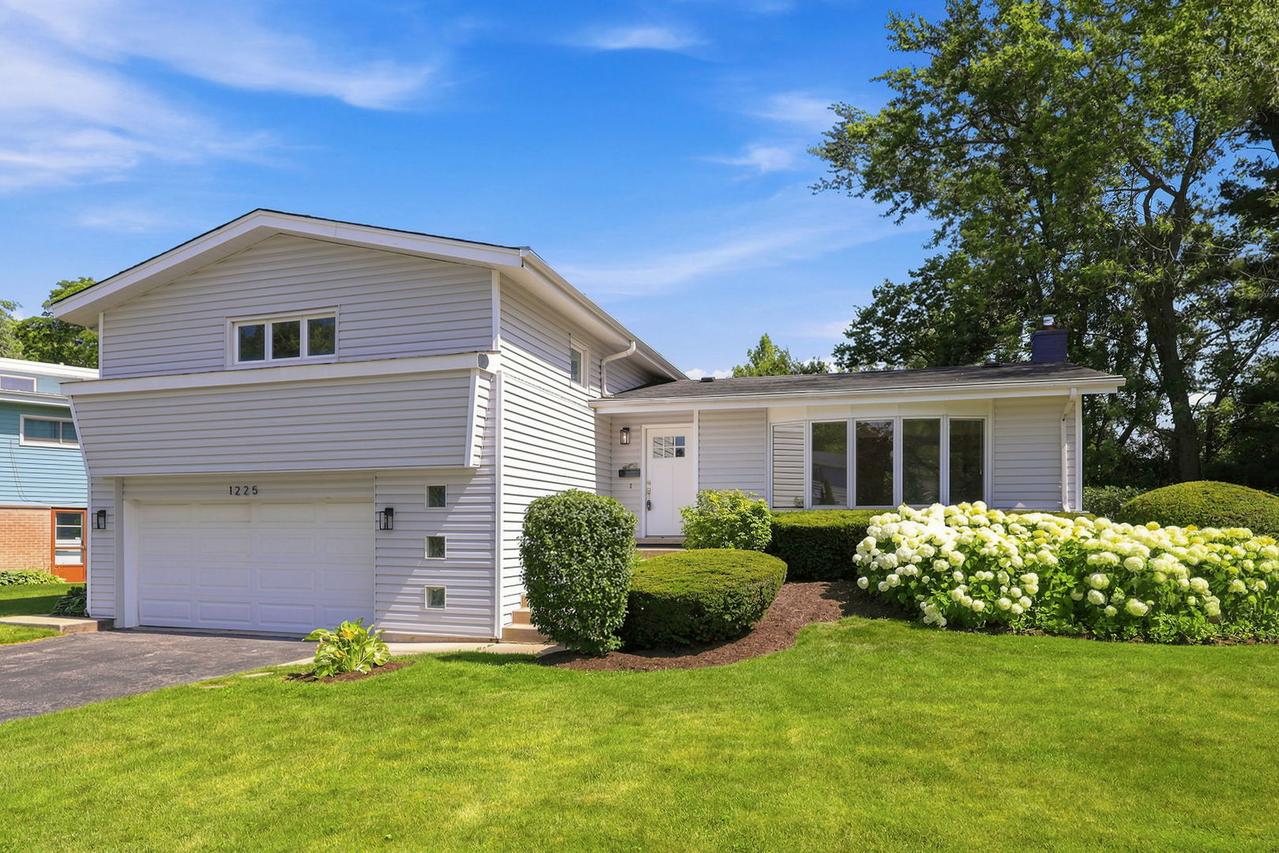 1225 Central Ave., Deerfield, IL 60015