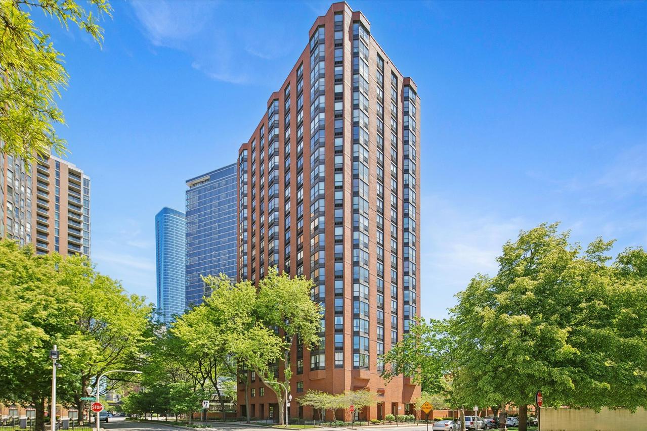 901 S Plymouth Ct. #702, Chicago, IL 60605