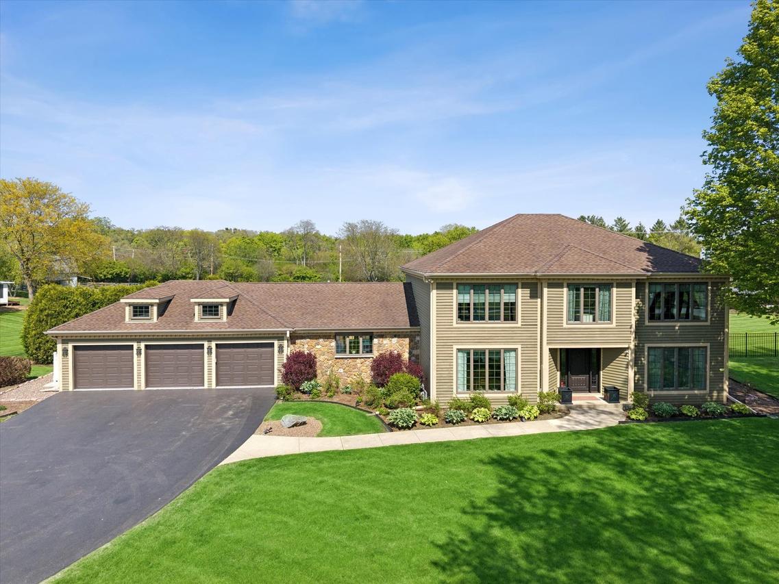 6731 Estate Ln., Long Grove, IL 60060