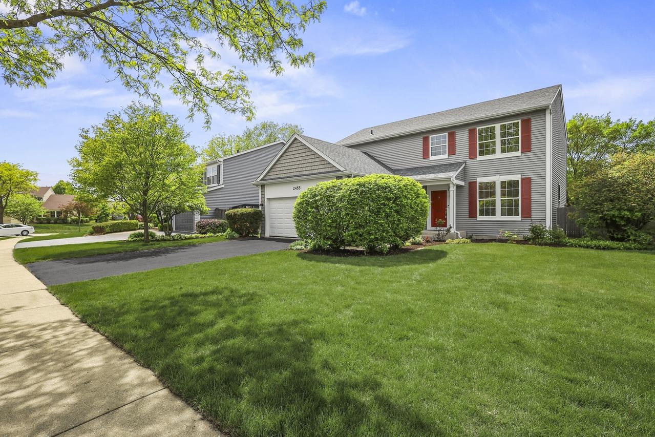 2455 Emerson Ln., Naperville, IL 60540