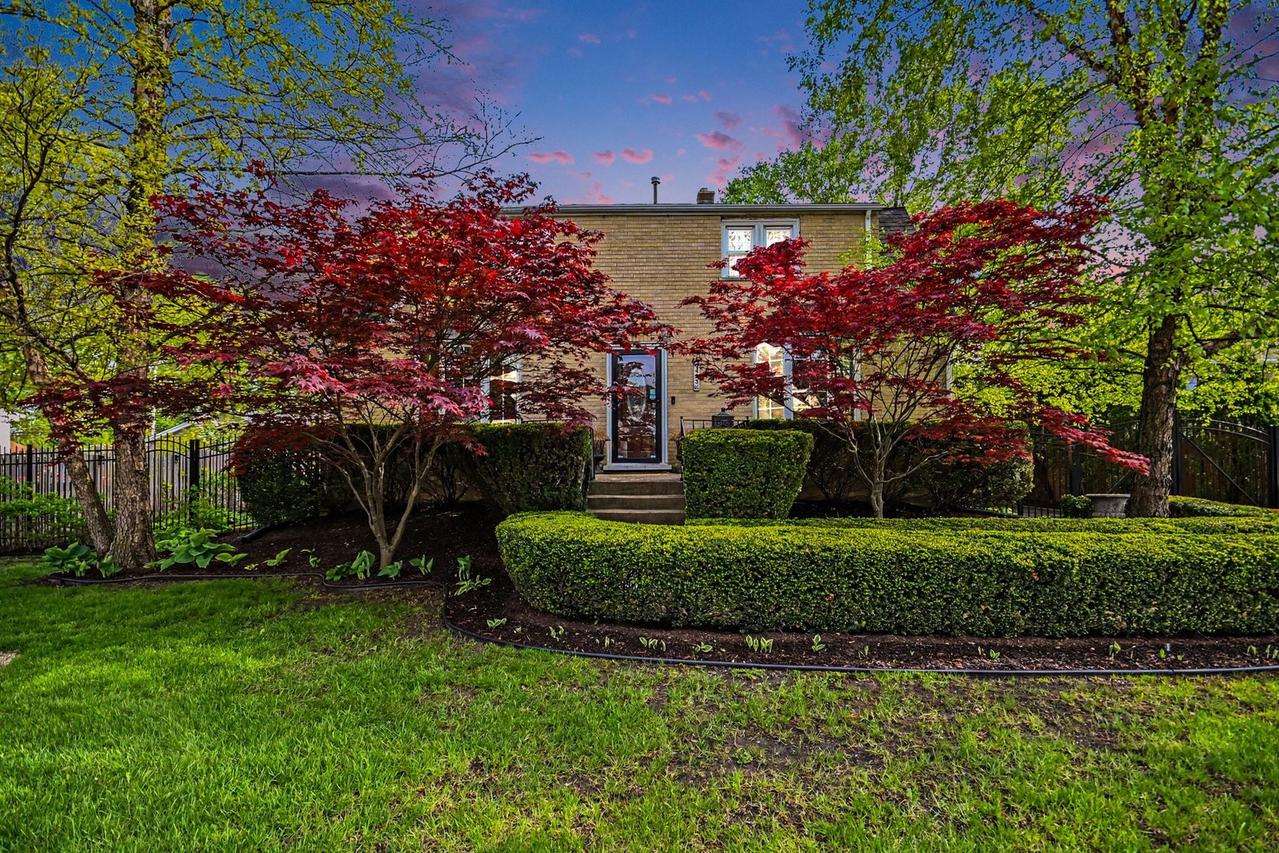 6433 W 82nd St., Burbank, IL 60459