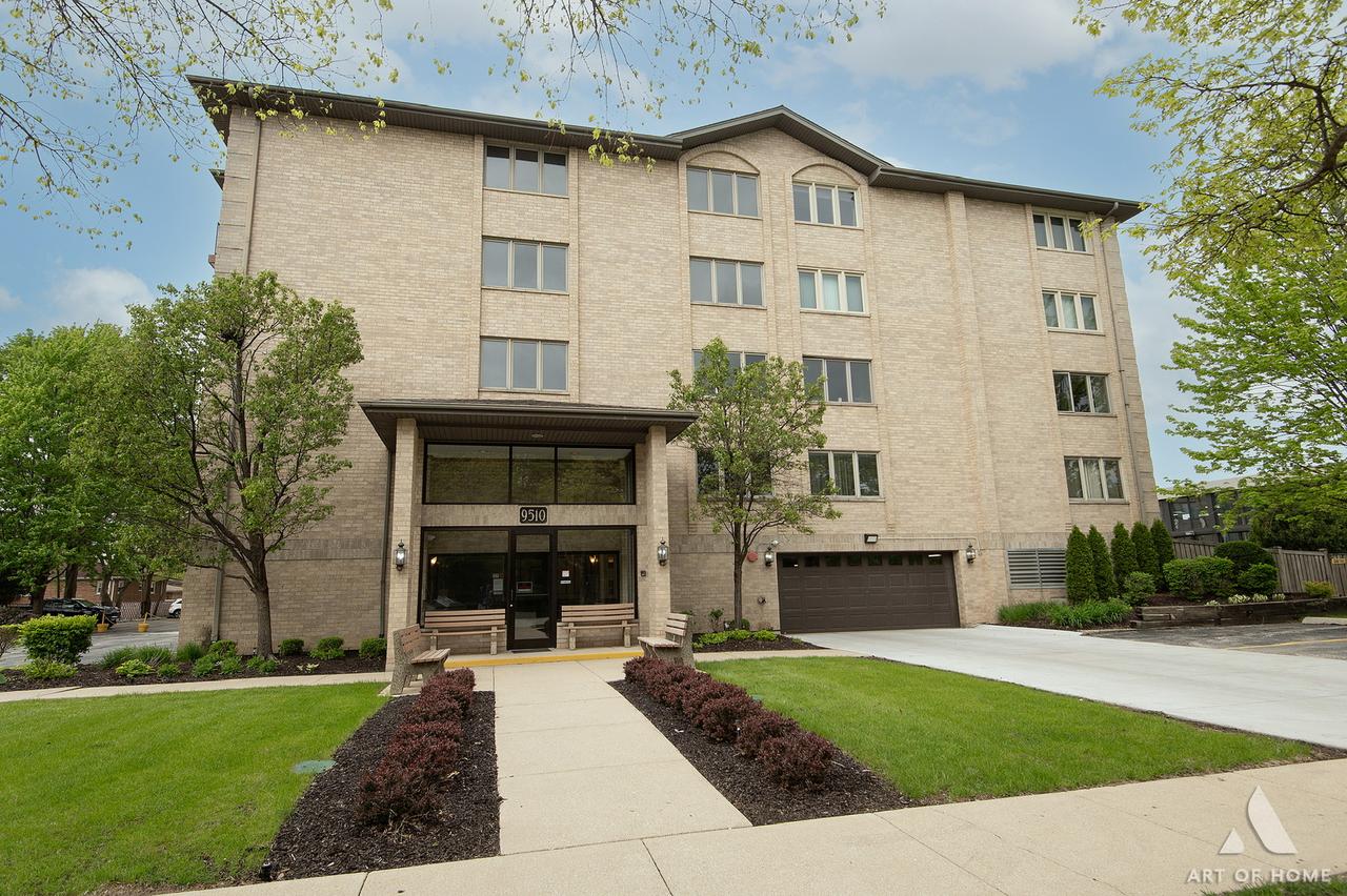 9510 S Kolmar Ave. #407, Oak Lawn, IL 60453
