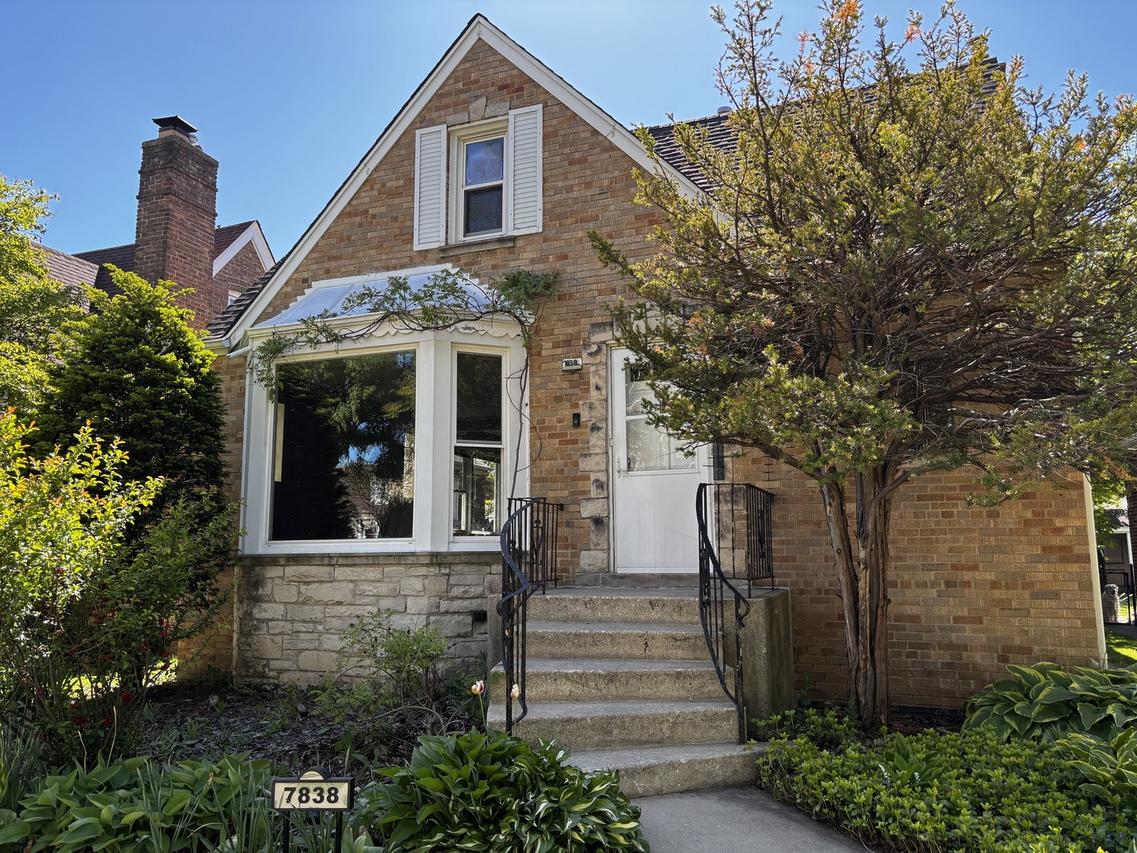 7838 Lowell Ave., Skokie, IL 60076