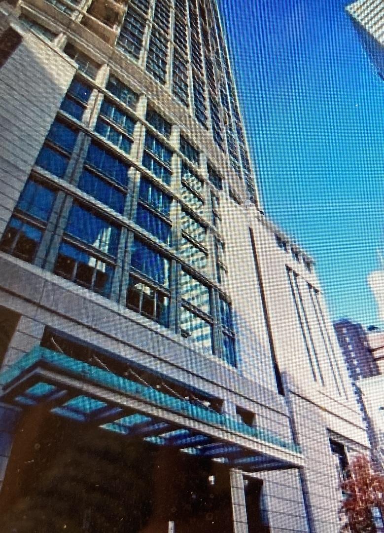 130 N Garland Ct. #4-81, Chicago, IL 60602