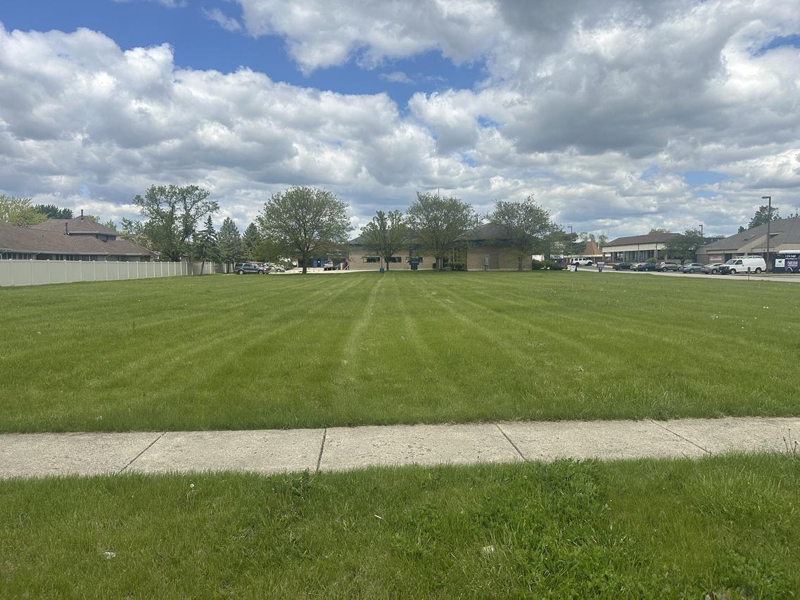 99 W Merchants Dr., Oswego, IL 60543
