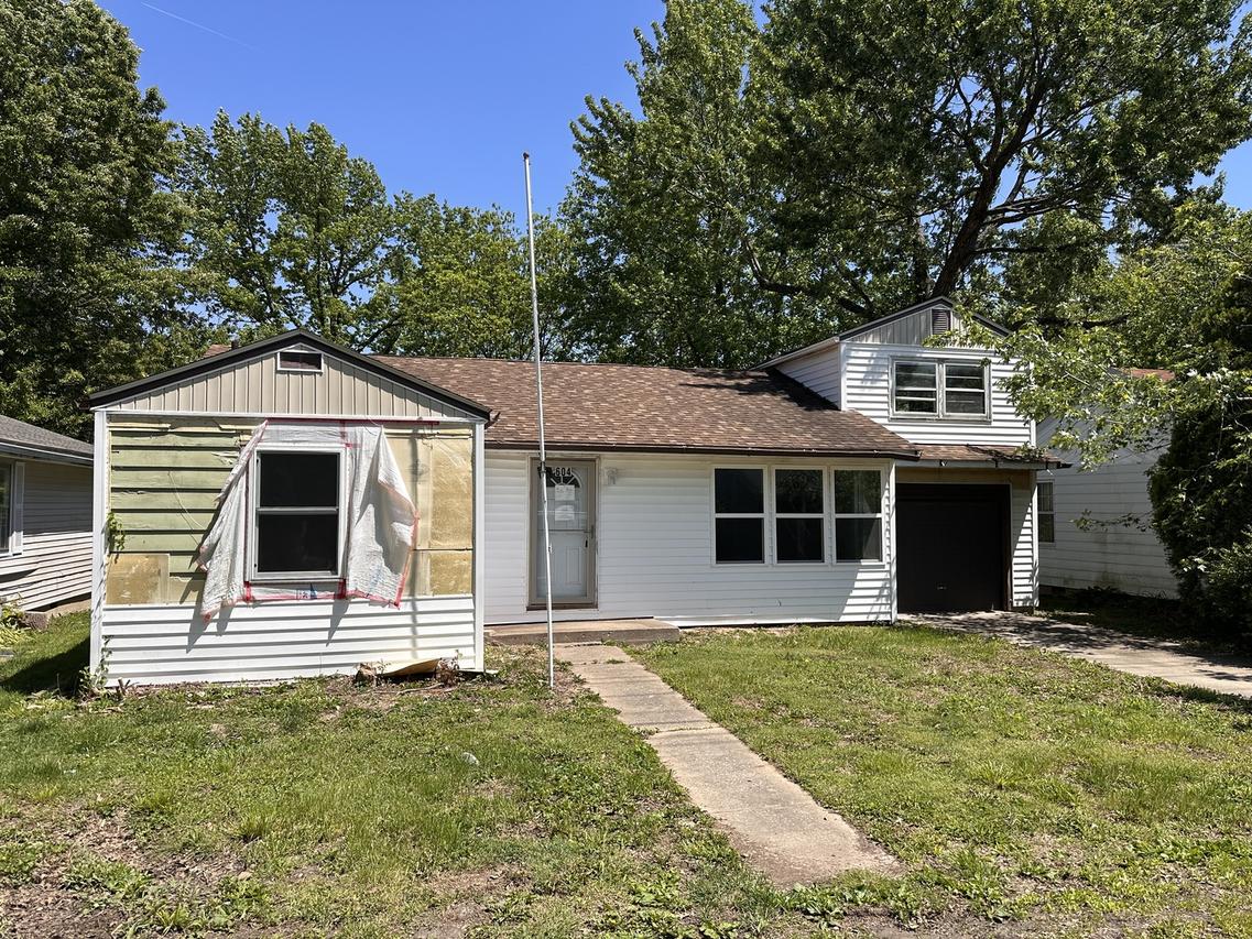604 N 7th St., Herrin, IL 62948
